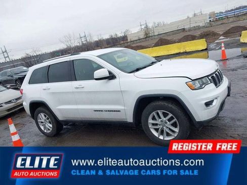 Used 2017 Jeep Grand Cherokee Laredo w/ Quick Order Package 23E image 26