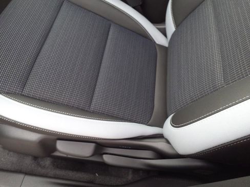 Certified 2024 Buick Envista Preferred w/ Convenience II Package image 11