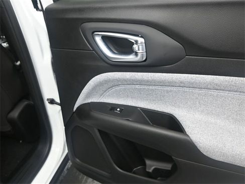 Used 2025 Jeep Compass Sport w/ Mopar Graphics Package image 14