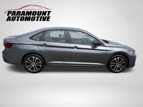 Used 2025 Volkswagen Jetta Sport FWD image 3
