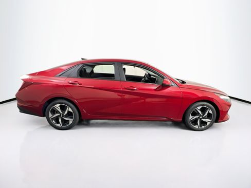 Used 2023 Hyundai Elantra SEL w/ Convenience Package FWD image 4