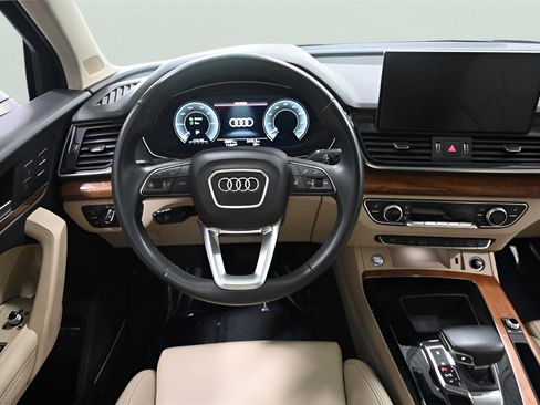 Used 2023 Audi Q5 e Premium Plus AWD/4WD image 11