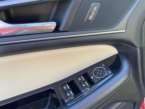 Certified 2019 Ford Edge SEL w/ Equipment Group 201A image 10