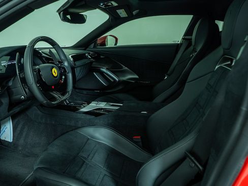 Certified 2025 Ferrari 12Cilindri RWD image 29