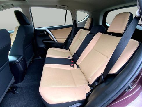 Used 2017 Toyota RAV4 XLE AWD/4WD image 21