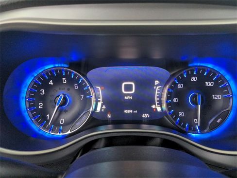 Used 2021 Chrysler Pacifica Touring w/ S Appearance Package image 28