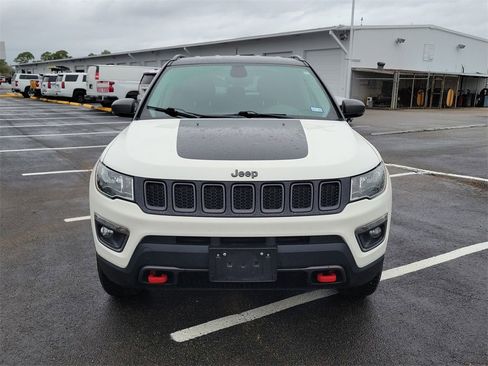 Used 2018 Jeep Compass Trailhawk w/ Cold Weather Group image 9