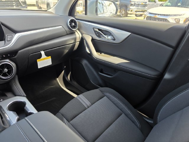 New 2026 Chevrolet Blazer LT w/ Convenience Package AWD/4WD image 11