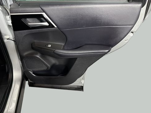 Used 2023 Mitsubishi Outlander SE FWD image 28