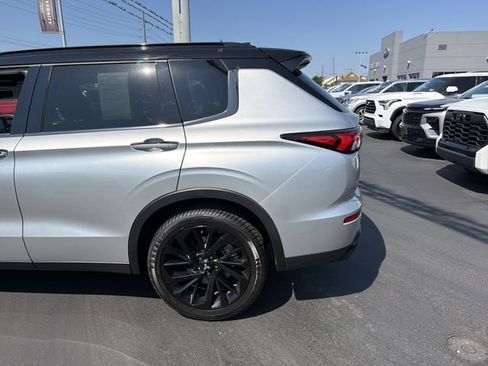 Used 2024 Mitsubishi Outlander SEL Black Edition FWD image 6
