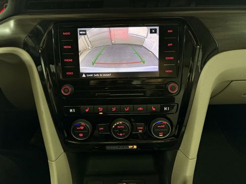 Used 2020 Volkswagen Passat 2.0T SEL image 13
