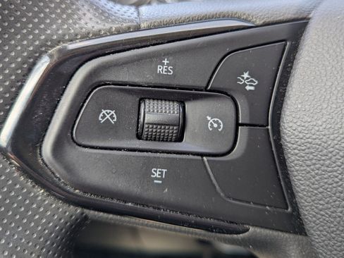 Used 2024 Chevrolet Trax LS w/ LS Convenience Package FWD image 17