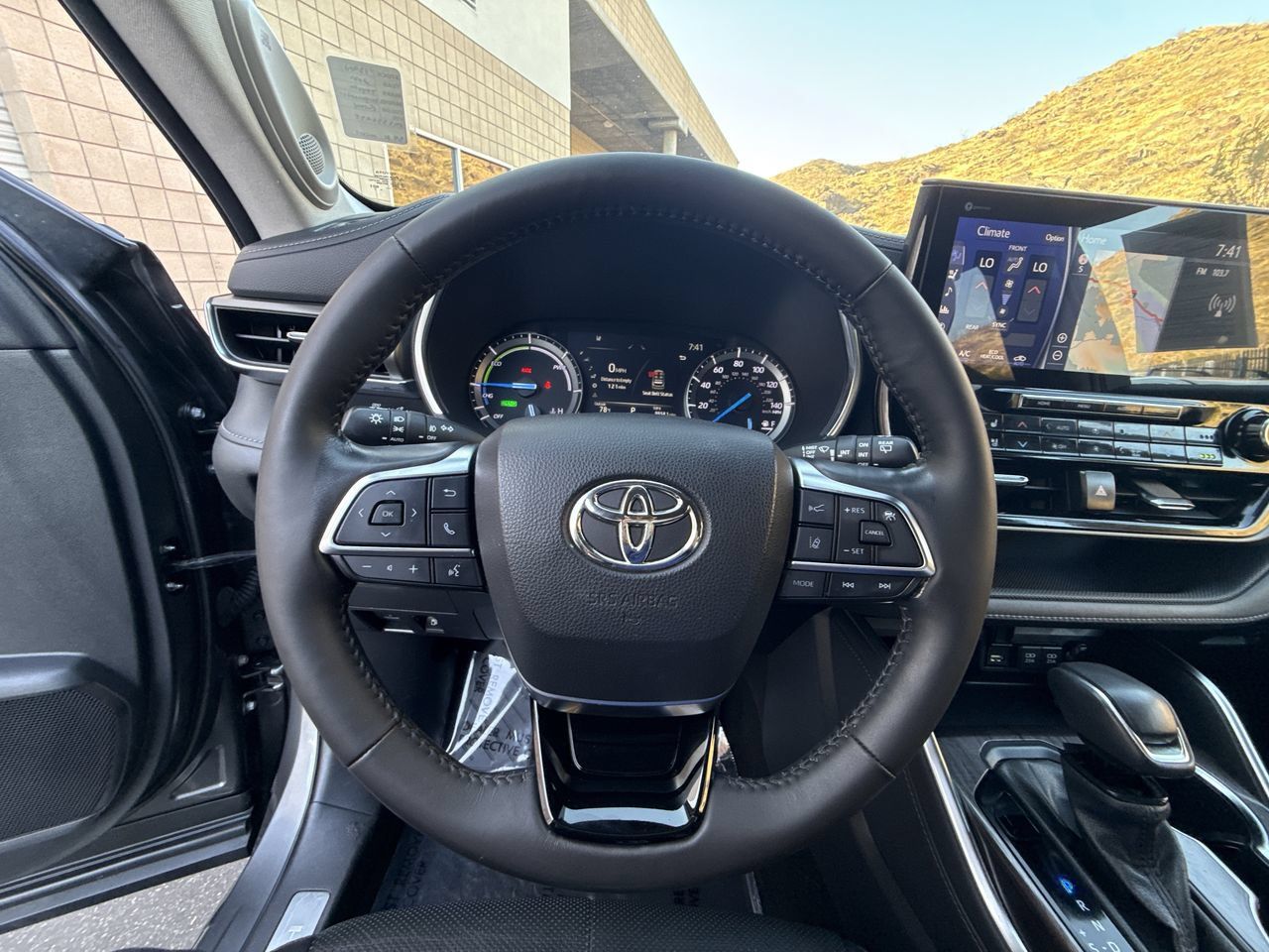 Used 2021 Toyota Highlander Limited AWD/4WD image 11