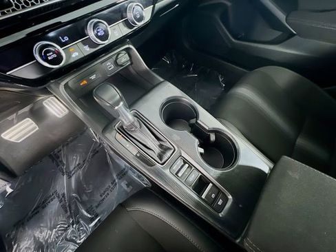 Used 2023 Honda Civic Sport image 25