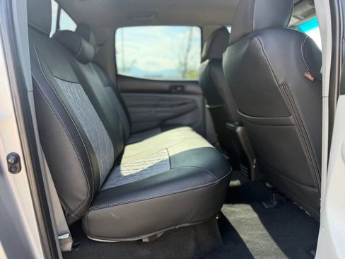 Used 2015 Toyota Tacoma 4x4 Double Cab w/ TRD Off-Road Package image 28
