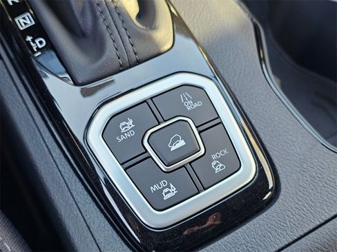 New 2026 Nissan Frontier SV w/ Tow Package image 13