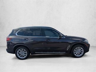 Used 2023 BMW X5 xDrive45e video 4
