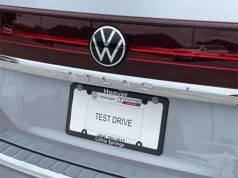 Used 2025 Volkswagen Atlas SEL AWD/4WD image 13