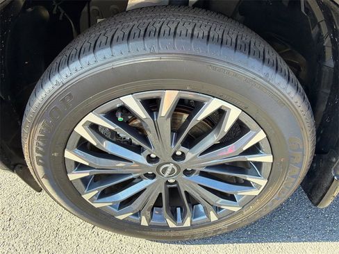 Used 2025 Nissan Rogue Platinum w/ Platinum Premium Package image 11