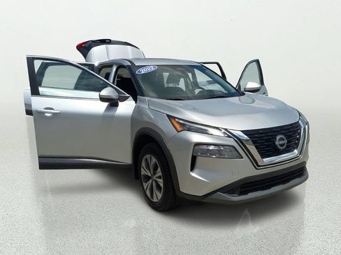 Used 2022 Nissan Rogue SV FWD image 9