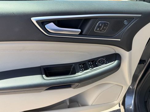 Used 2024 Ford Edge Titanium image 22