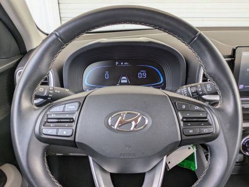 Used 2023 Hyundai Venue SEL w/ Cargo Package image 20