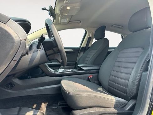 Used 2018 Ford Fusion SE FWD image 10