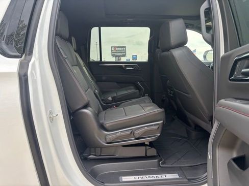 New 2026 Chevrolet Suburban RST image 14