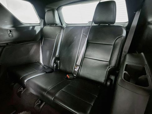 Used 2023 Chevrolet Traverse LT FWD image 28