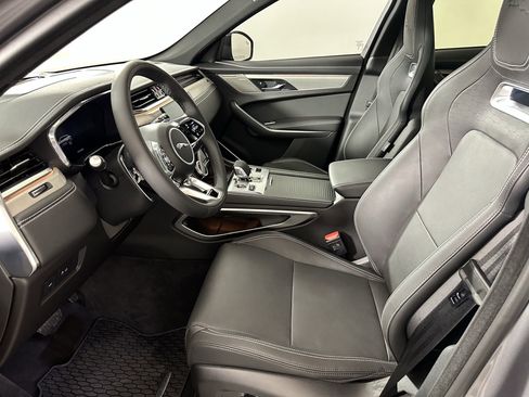 Used 2026 Jaguar F-PACE R-Dynamic S AWD/4WD image 4