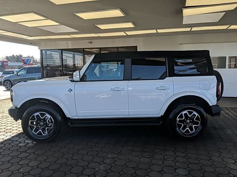 Used 2025 Ford Bronco Outer Banks image 9