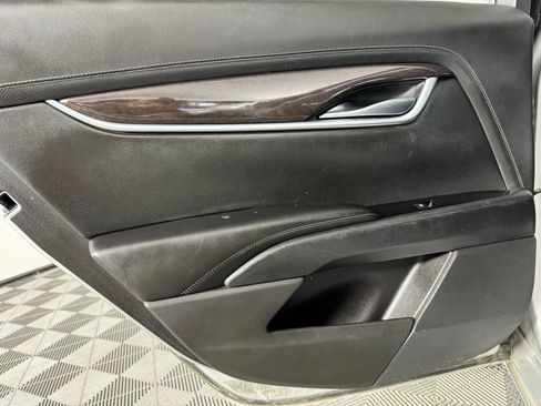 Used 2015 Cadillac XTS Luxury image 43