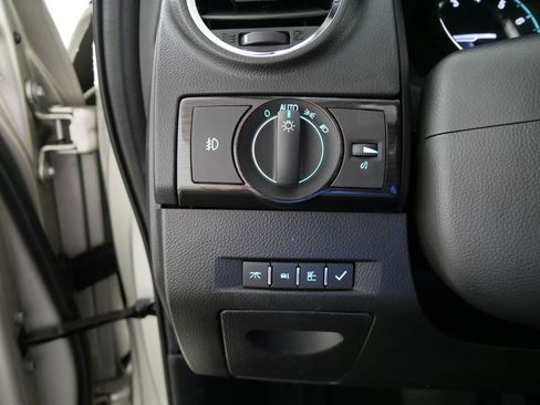 Used 2014 Chevrolet Captiva Sport LT image 26