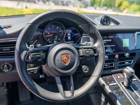 Certified 2026 Porsche Macan AWD/4WD image 14