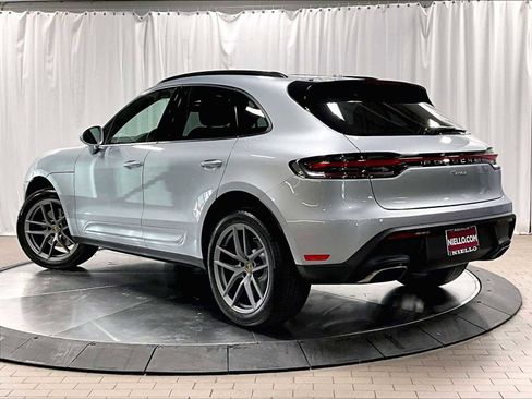 New 2026 Porsche Macan image 3