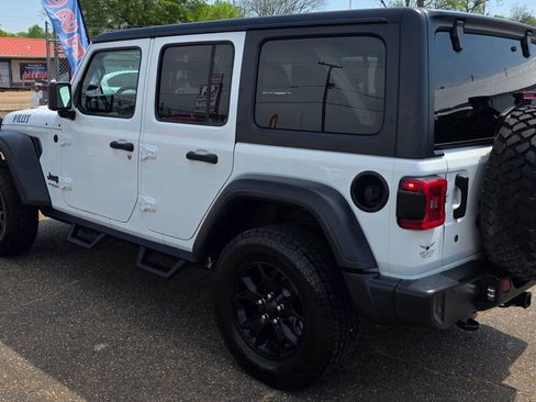 Used 2020 Jeep Wrangler Unlimited Sport AWD/4WD image 4