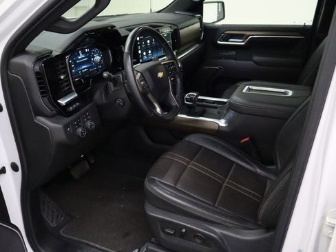 Used 2022 Chevrolet Silverado 1500 High Country w/ Technology Package image 23