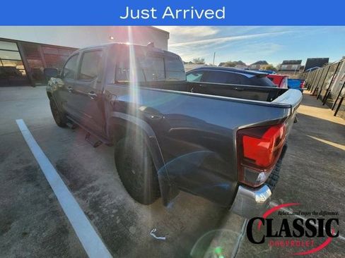 Used 2022 Toyota Tacoma SR5 image 6