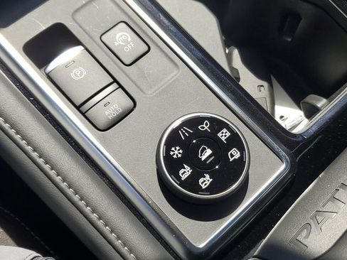 New 2026 Nissan Pathfinder SL AWD/4WD image 36