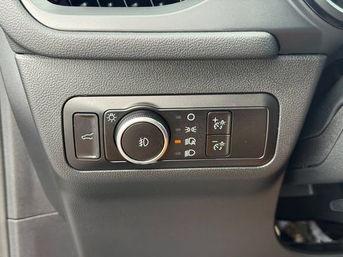 Used 2023 Ford Escape ST-Line Select AWD/4WD image 37
