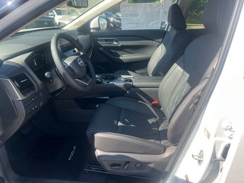 New 2026 Nissan Rogue Platinum w/ Platinum Premium Package image 9