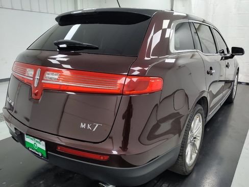 Used 2019 Lincoln MKT AWD image 9