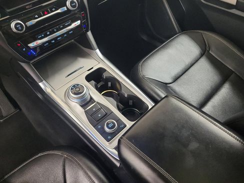 Used 2021 Ford Explorer Limited w/ Equipment Group 301A AWD/4WD image 26