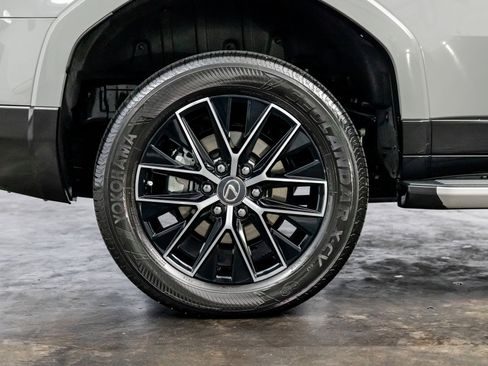 Used 2025 Lexus GX 550 image 26