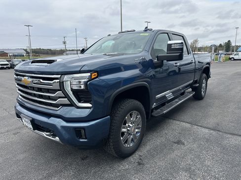 New 2026 Chevrolet Silverado 2500 High Country w/ High Country Premium Package AWD/4WD image 4