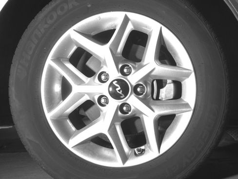 Used 2025 Kia Soul LX w/ LX Technology Package FWD image 18