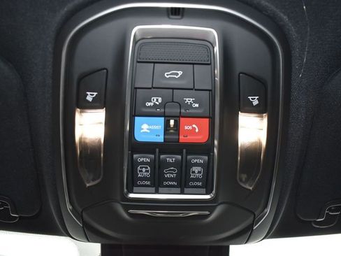 New 2026 Jeep Cherokee Overland image 43