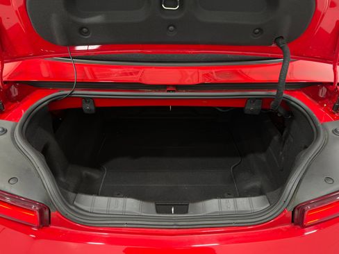 Used 2018 Chevrolet Camaro SS RWD image 25