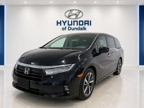 Used 2024 Honda Odyssey Touring image 3