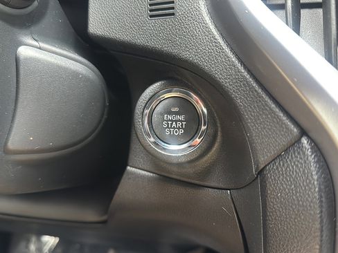 Used 2022 Subaru Ascent Limited w/ Technology Package image 41